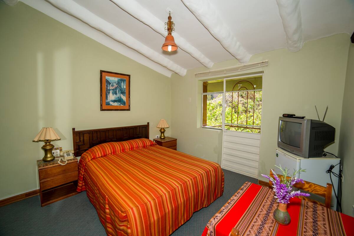 Quarto solteiro | 1 quarto, cofres nos quartos, escrivaninha