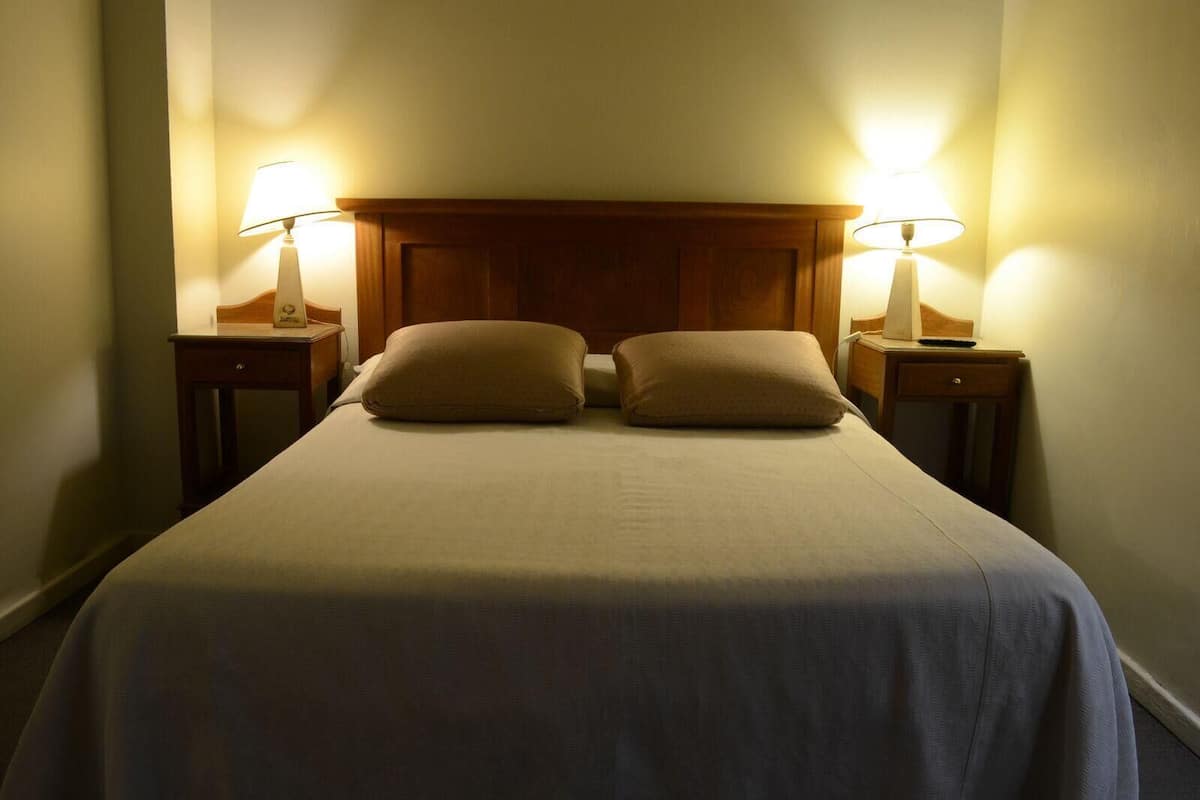 Premium bedding, in-room safe, blackout curtains, soundproofing