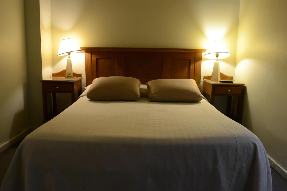 Premium bedding, in-room safe, blackout curtains, soundproofing