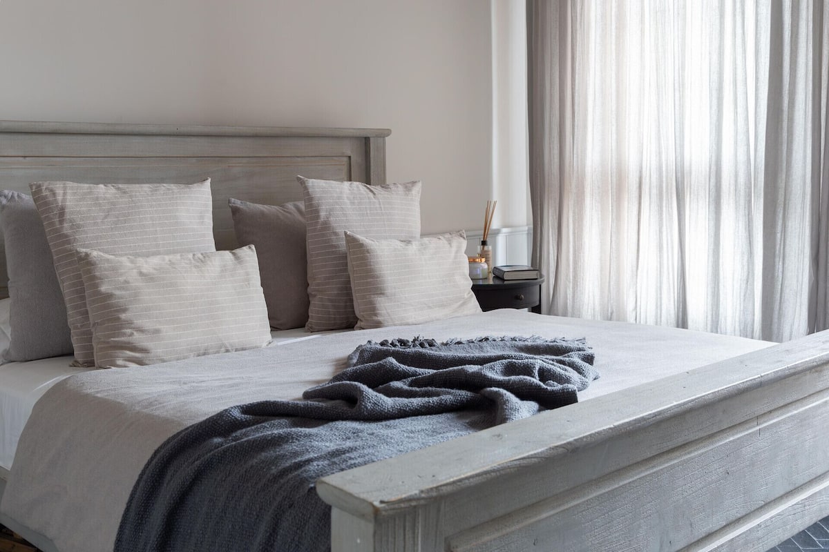 Premium bedding, minibar, in-room safe, free WiFi