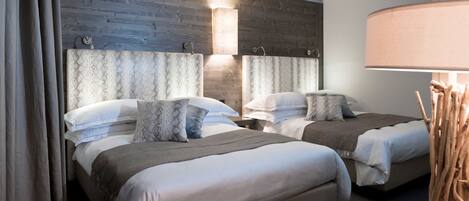 Design Room, Balcony