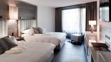 Design Room, Balcony