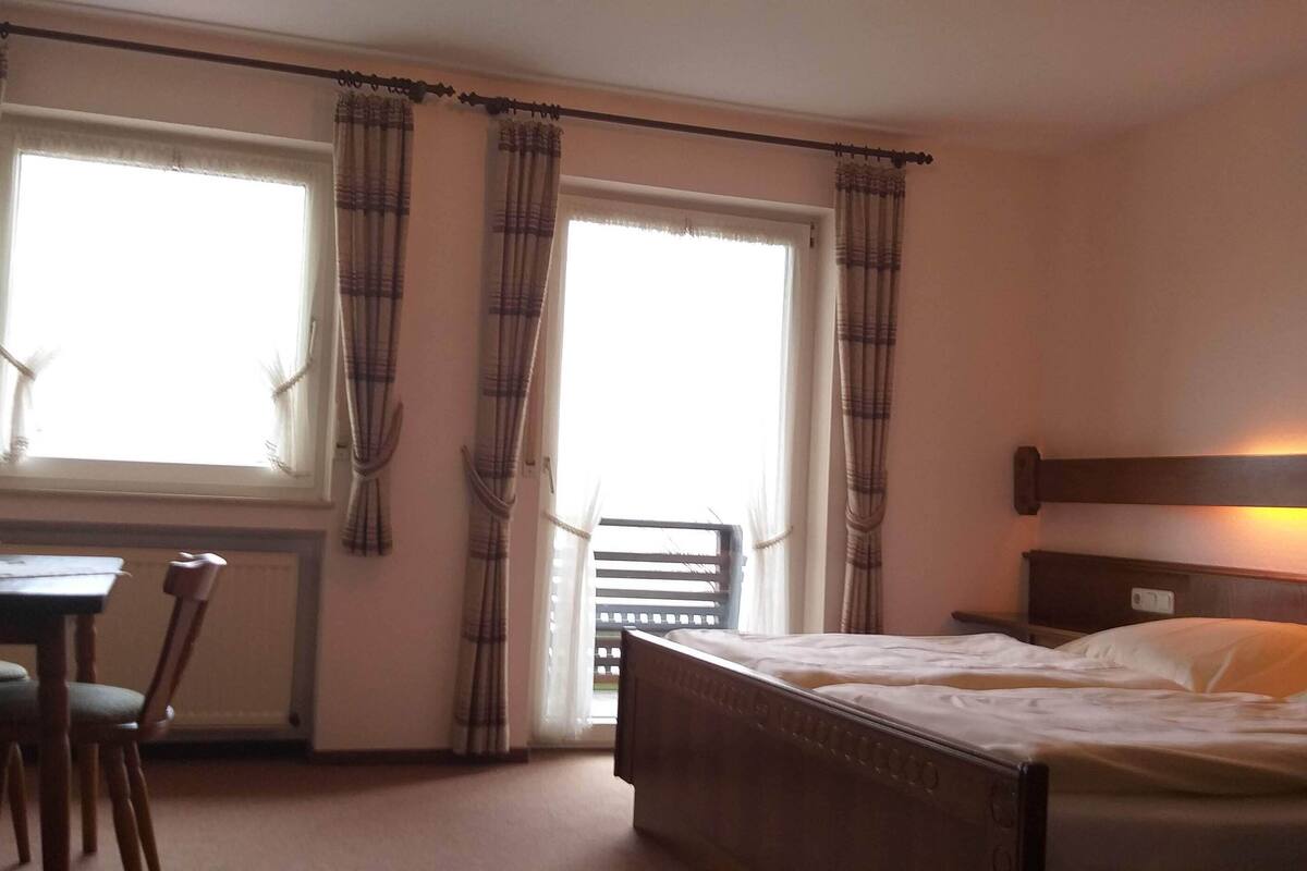 Classic Double Room, Private Bathroom | Iron/ironing board, free WiFi, bed sheets