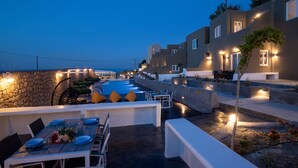 Villa, 3 soverom (Indoor & outdoor hot tub) | Utendørsservering