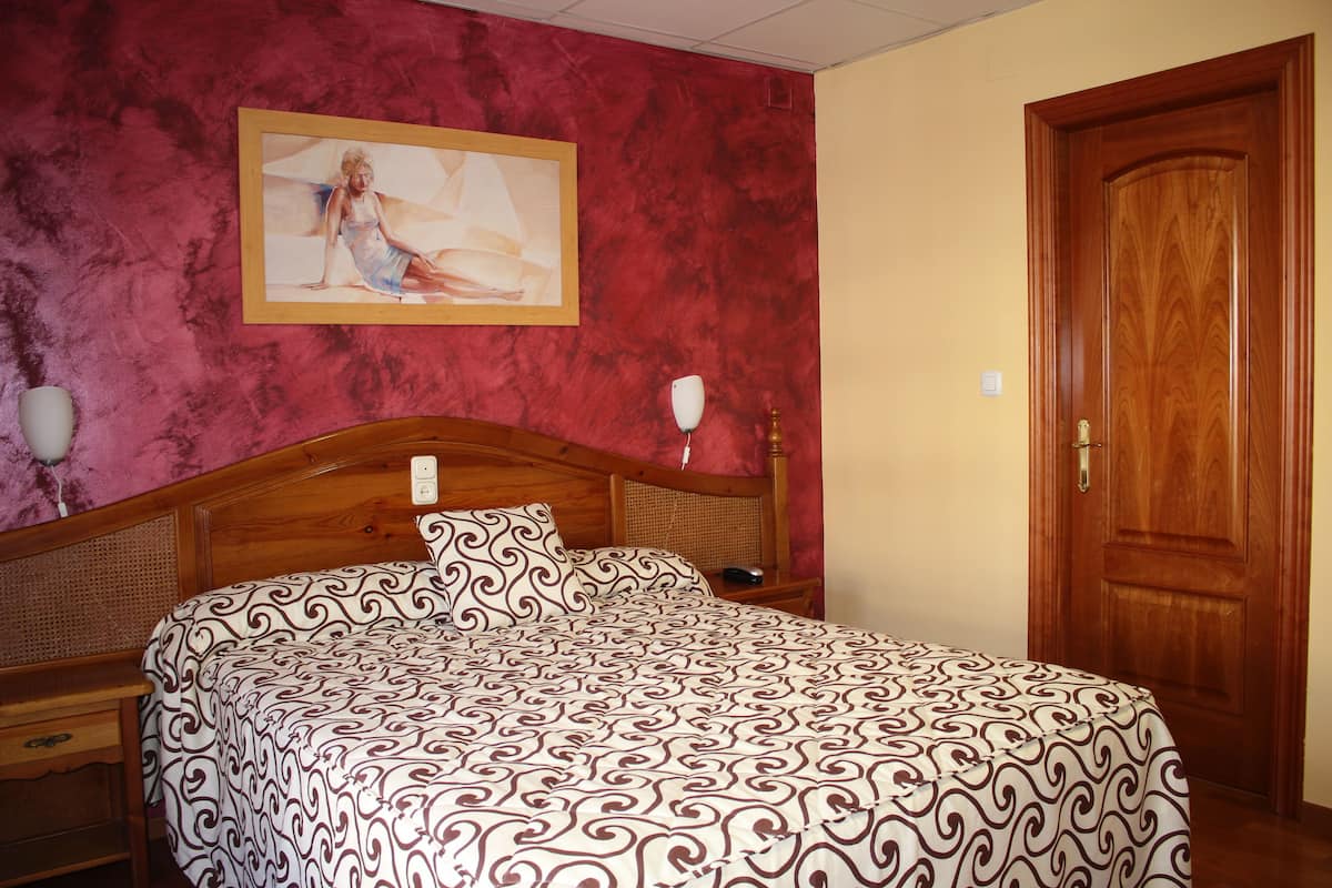 Double Room, 1 Queen Bed