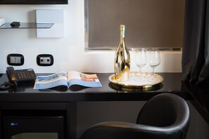 Junior-Suite | Hochwertige Bettwaren, Minibar (mit einigen kostenlosen Artikeln)