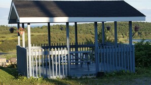 Property grounds - Hillcrest Motel (Saint John)