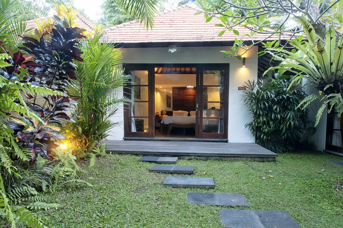 Standard Villa, 1 Bedroom | Minibar, in-room safe, bed sheets