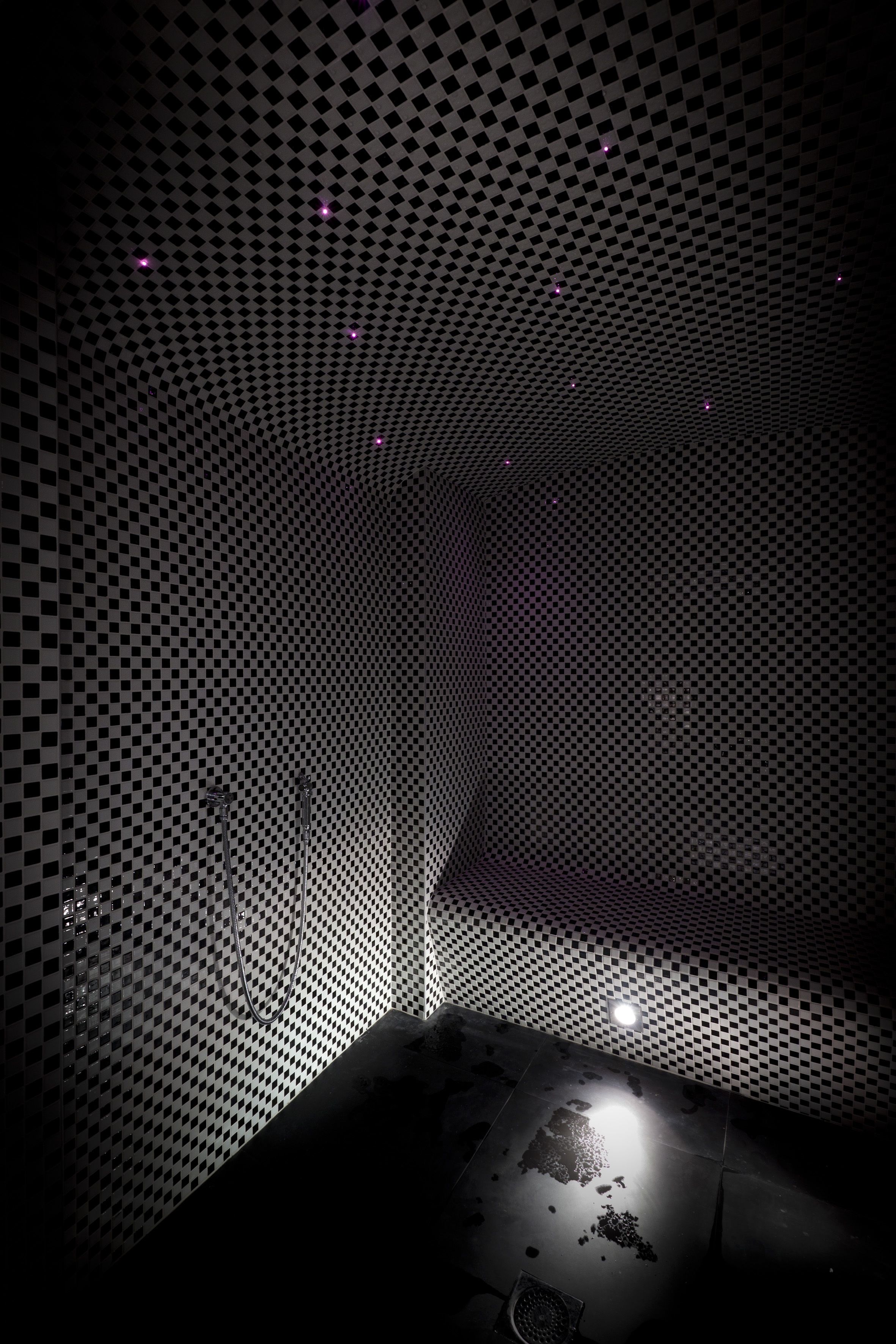 steam room