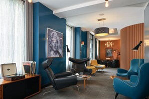 Sala de estar en el lobby