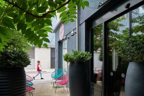 Exterior - Platine Hotel (Paris)