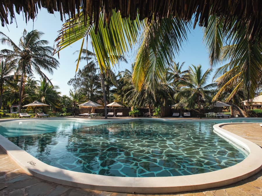 2 Außenpools, geöffnet von 07:00 Uhr bis 18:30 Uhr, Liegestühle