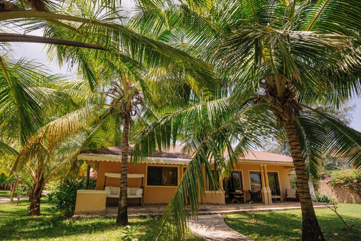 Frette Italian sheets, hypo-allergenic bedding, Select Comfort beds