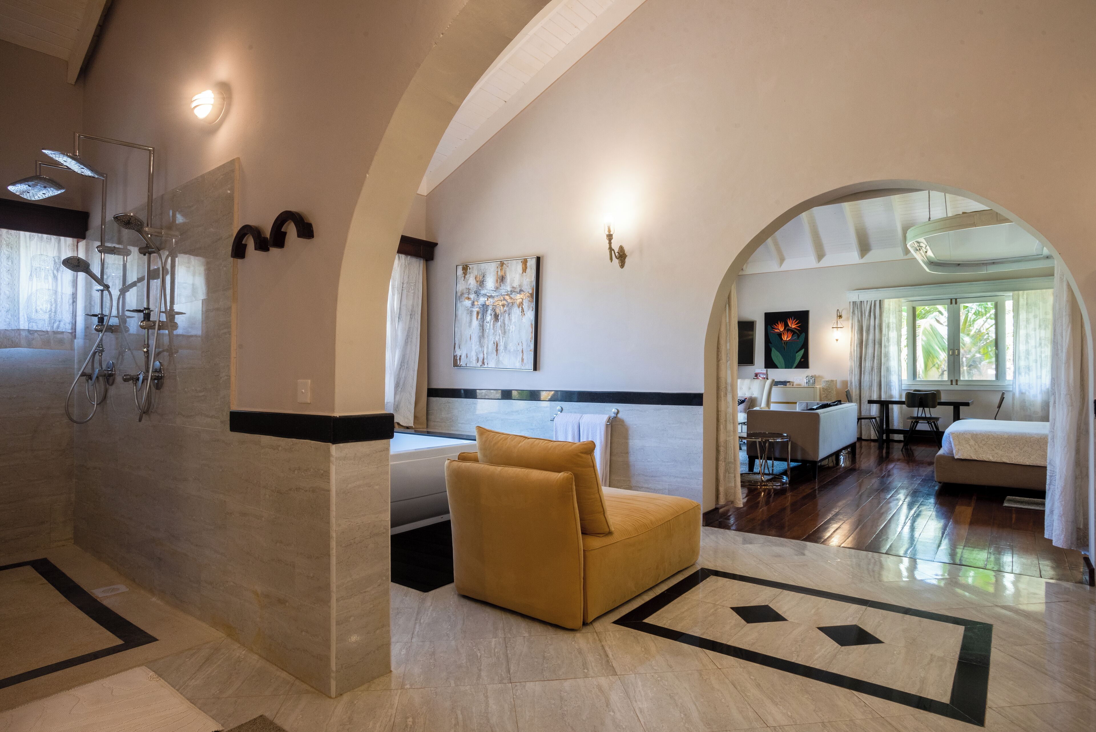 32-inch lcd tv with satellite channels, tv