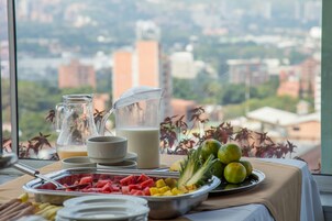 Desayuno bufé gratuito y diario