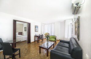 Suite Standard | Literie hypoallergénique, couette en duvet, minibar, coffre-fort