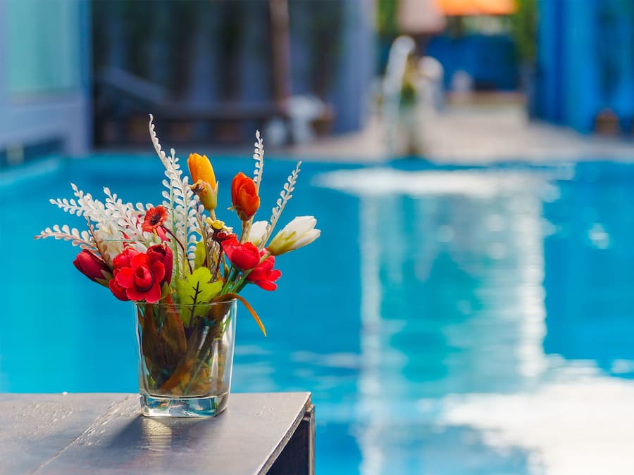 2 piscinas al aire libre, sombrillas