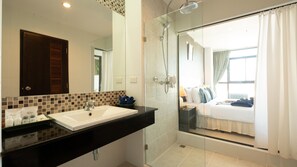 Dusche im Bad