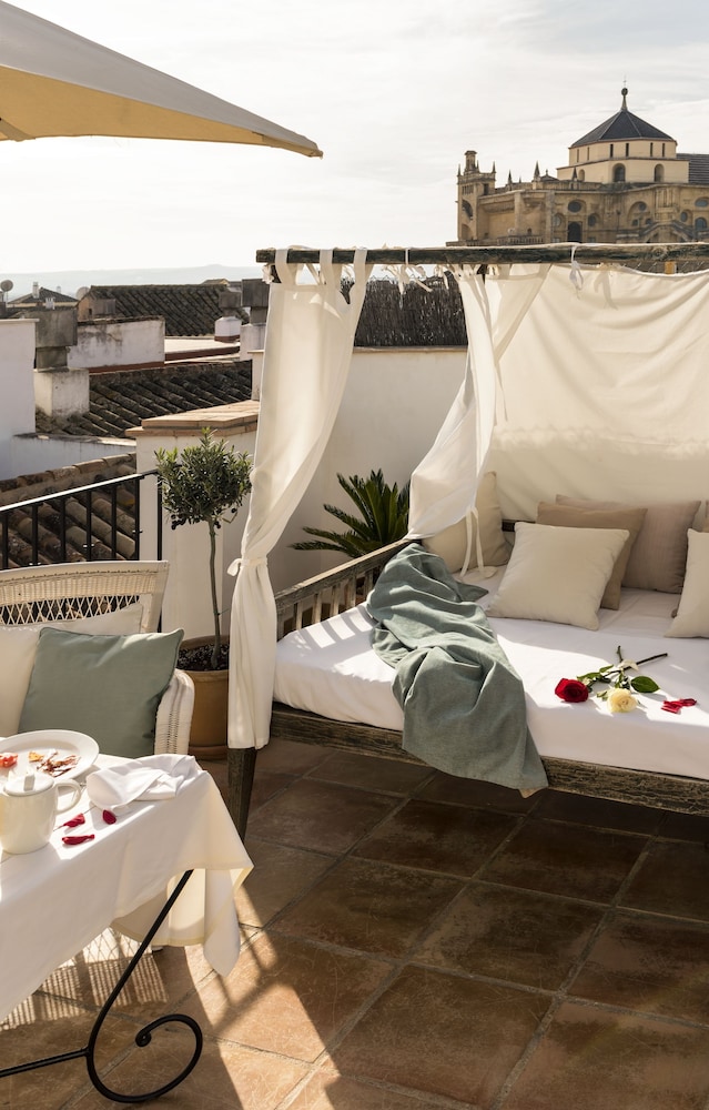 Balcon De Cordoba by null