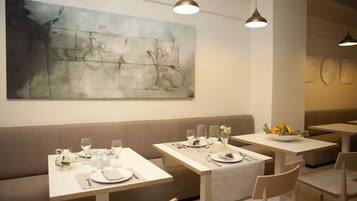 Desayuno bufé gratuito y diario