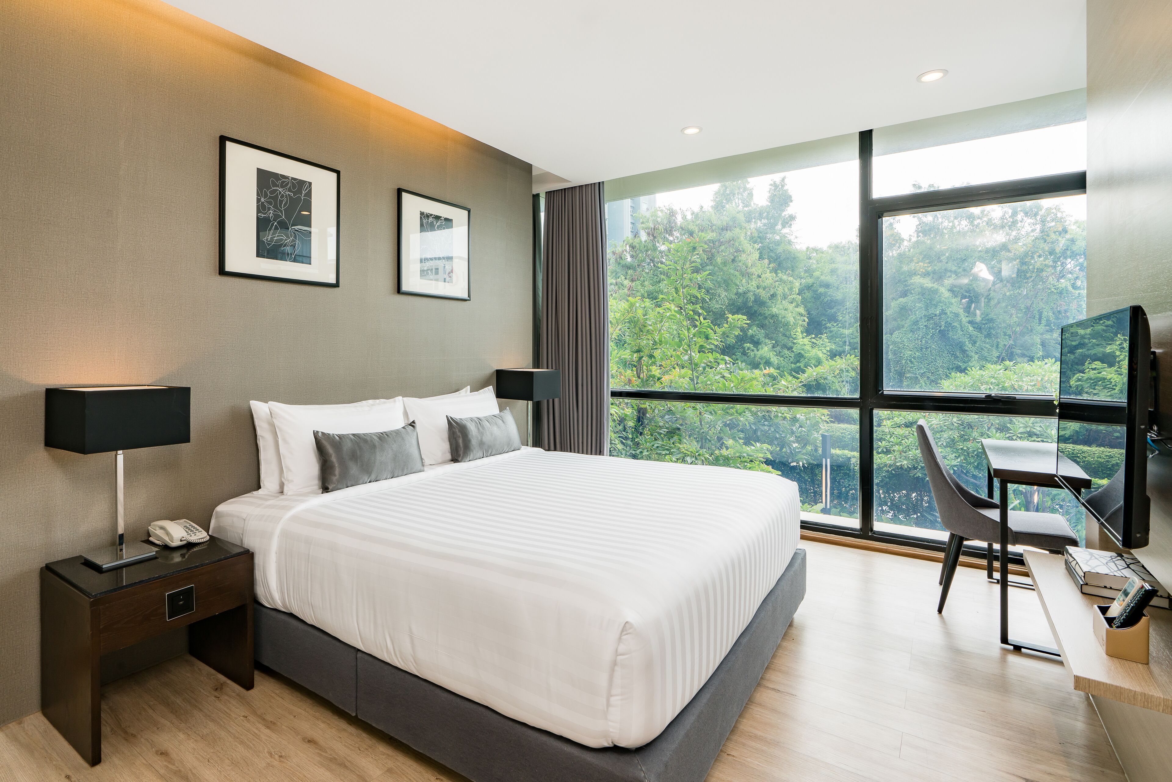 Free minibar items, in-room safe, desk, soundproofing