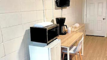 Desk, iron/ironing board, free WiFi, bed sheets