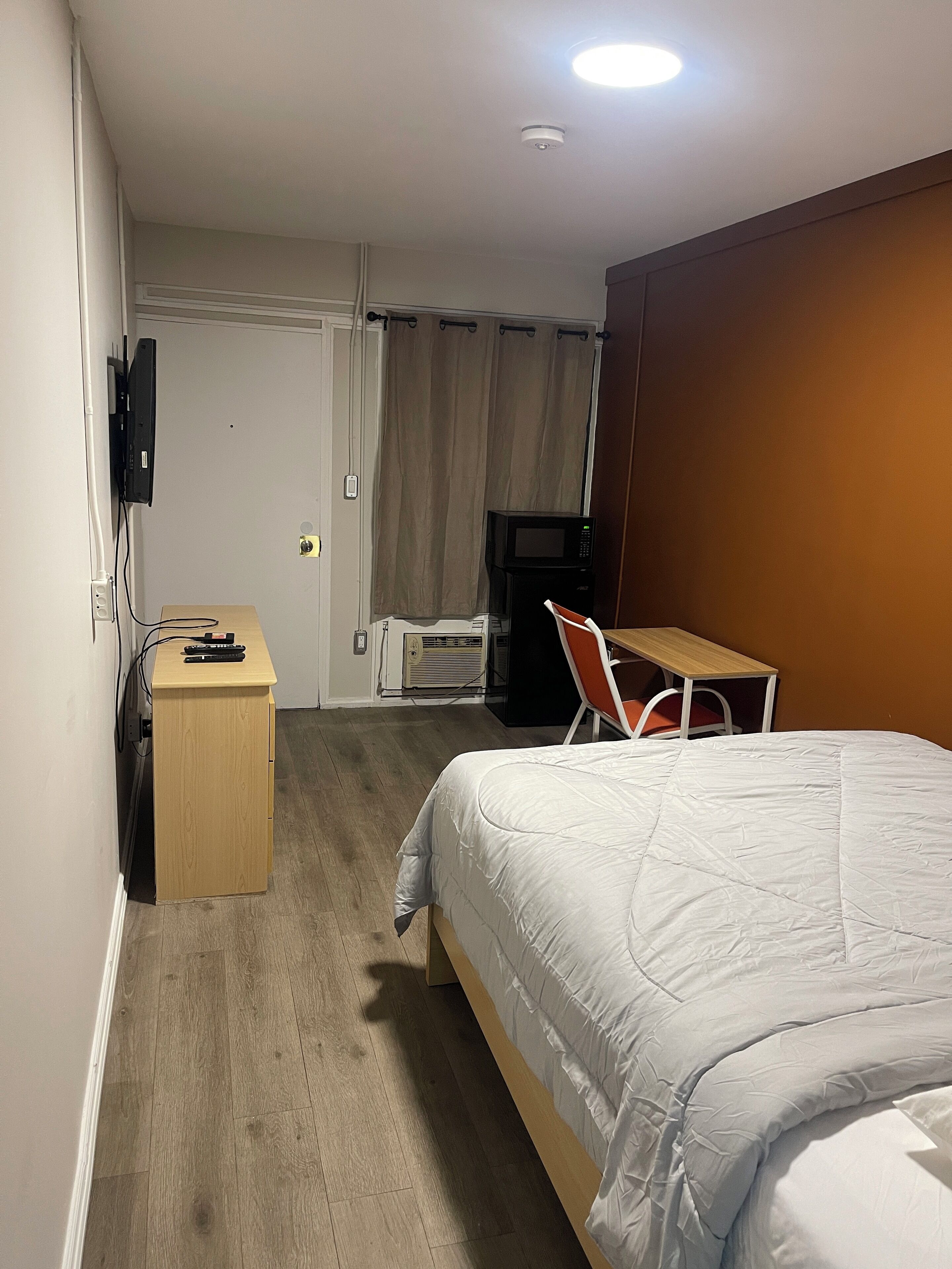 Desk, iron/ironing board, free WiFi, bed sheets