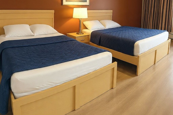 Meja, seterika/papan seterika, Wi-fi percuma, cadar katil