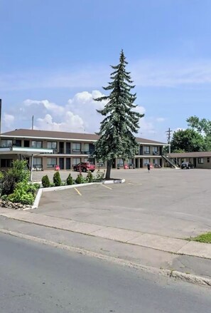 Front of property -  Inn On Pim (Sault Ste. Marie)