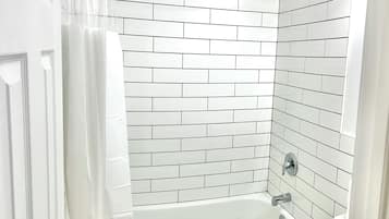 Separate tub and shower, free toiletries, hair dryer, bidet