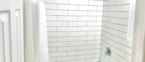 Separate tub and shower, free toiletries, hair dryer, bidet