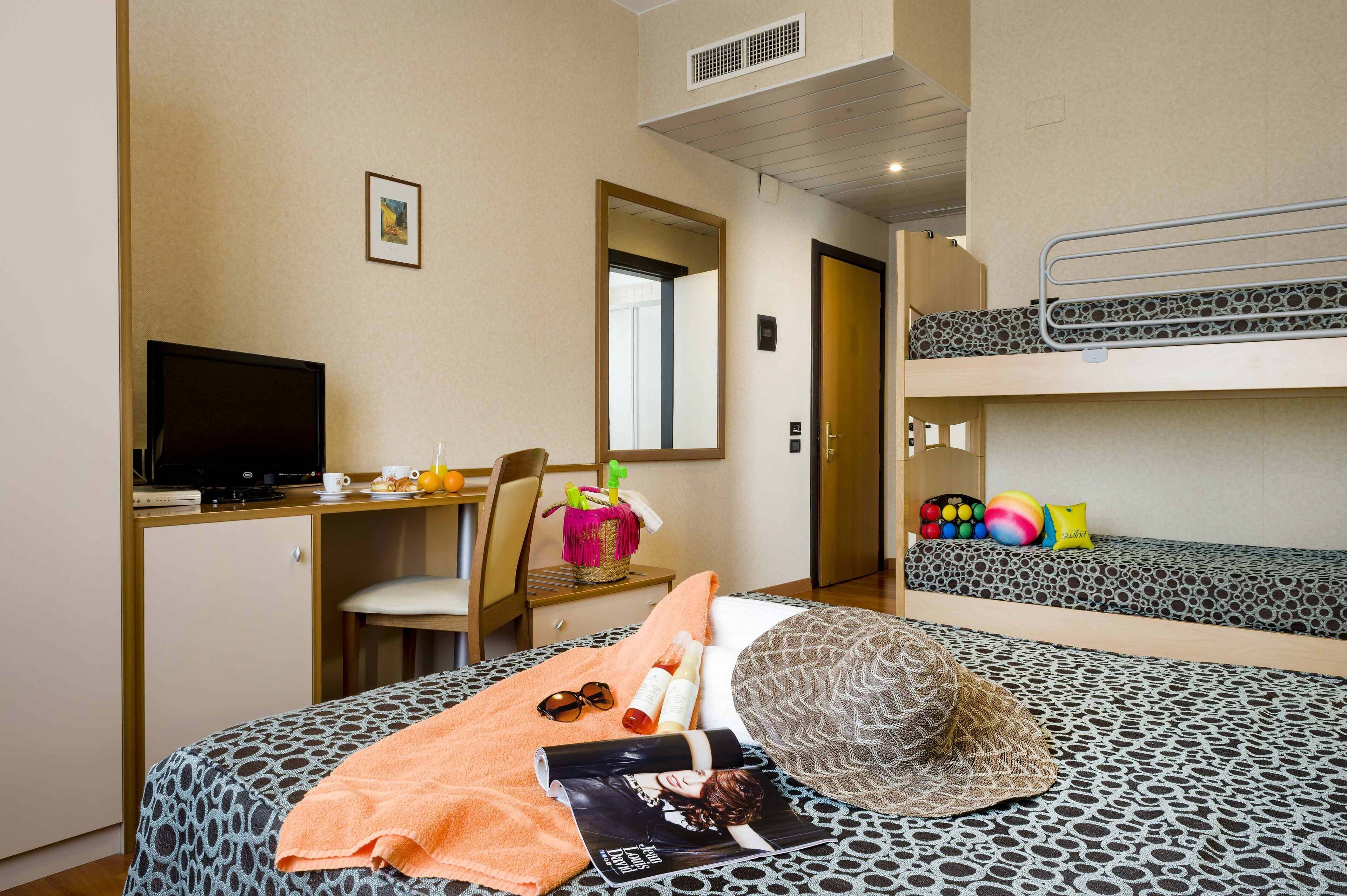 Chambre Quadruple Économique | Bureau, chambres insonorisées, lits bébé (en supplément), Wi-Fi gratuit