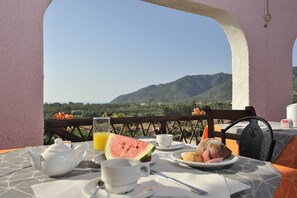 Free daily buffet breakfast - Hotel Genna e Masoni (Cardedu)