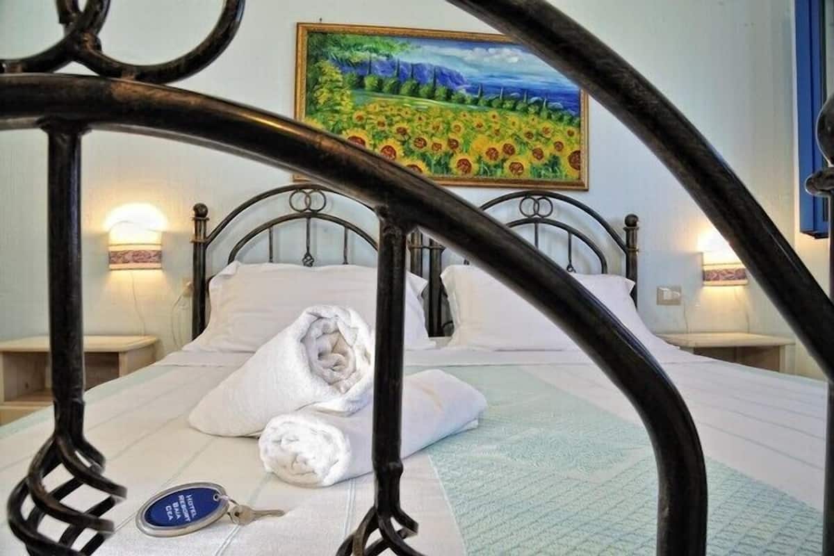 Cots/infant beds, rollaway beds