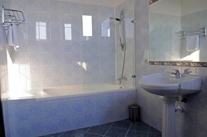 Douche, sèche-cheveux