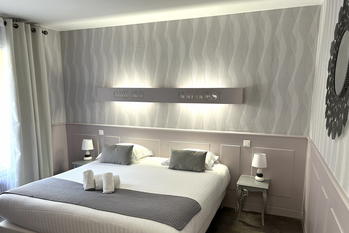 Superior kamer | Luxe beddengoed, Tempur Pedic-bedden, een gratis minibar