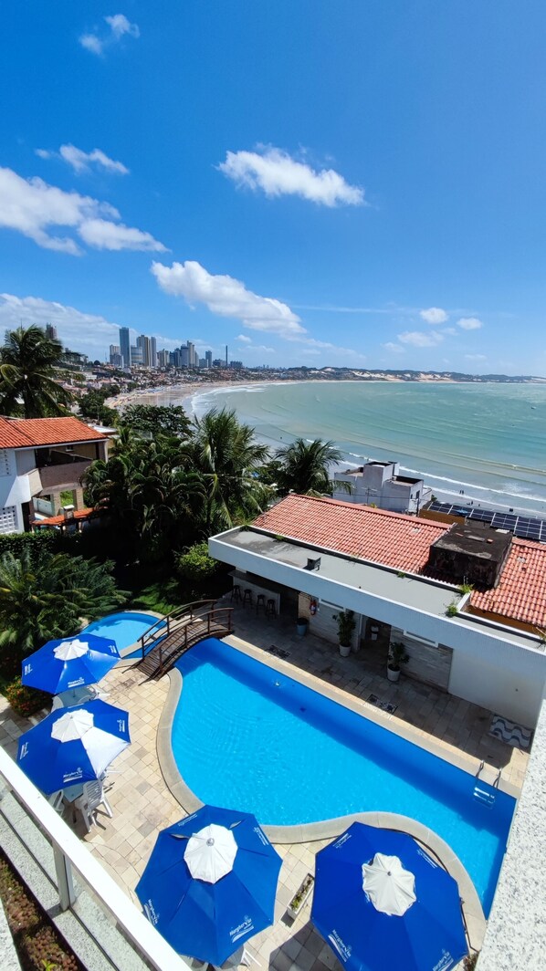 Apartamento Deluxe de 2 Quartos com Vista Mar | In-room safe, iron/ironing board, free WiFi, bed sheets