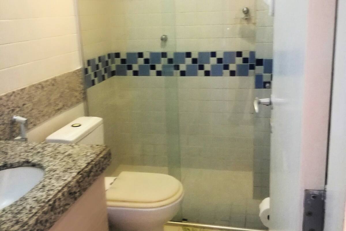  Apartamento de 1 Quarto com Vista Piscina | Bad | Dusj, hårføner og håndklær