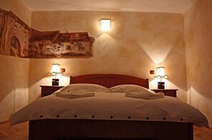 Double Room | Premium bedding, pillowtop beds, minibar, individually decorated - Casa Albert (Brasov)