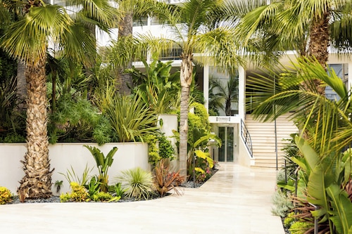 Staybridge Suites Cannes Centre by IHG