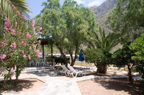 Garden - Little Bay Apartments (Chania)