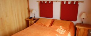 Select Comfort beds, in-room safe, individually decorated - Apart Hotel El Viejo Ciprés (San Carlos de Bariloche)