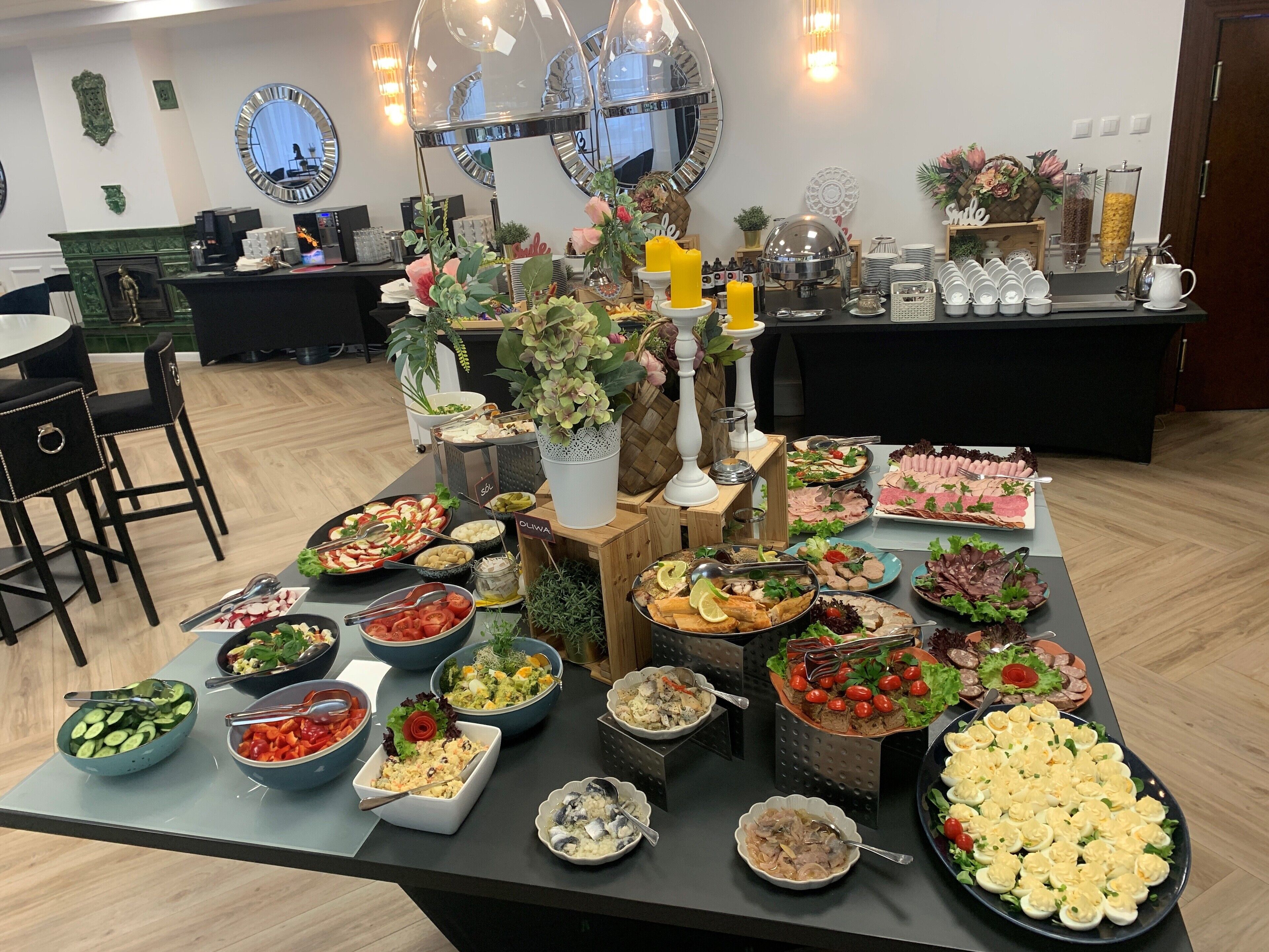 Free daily buffet breakfast