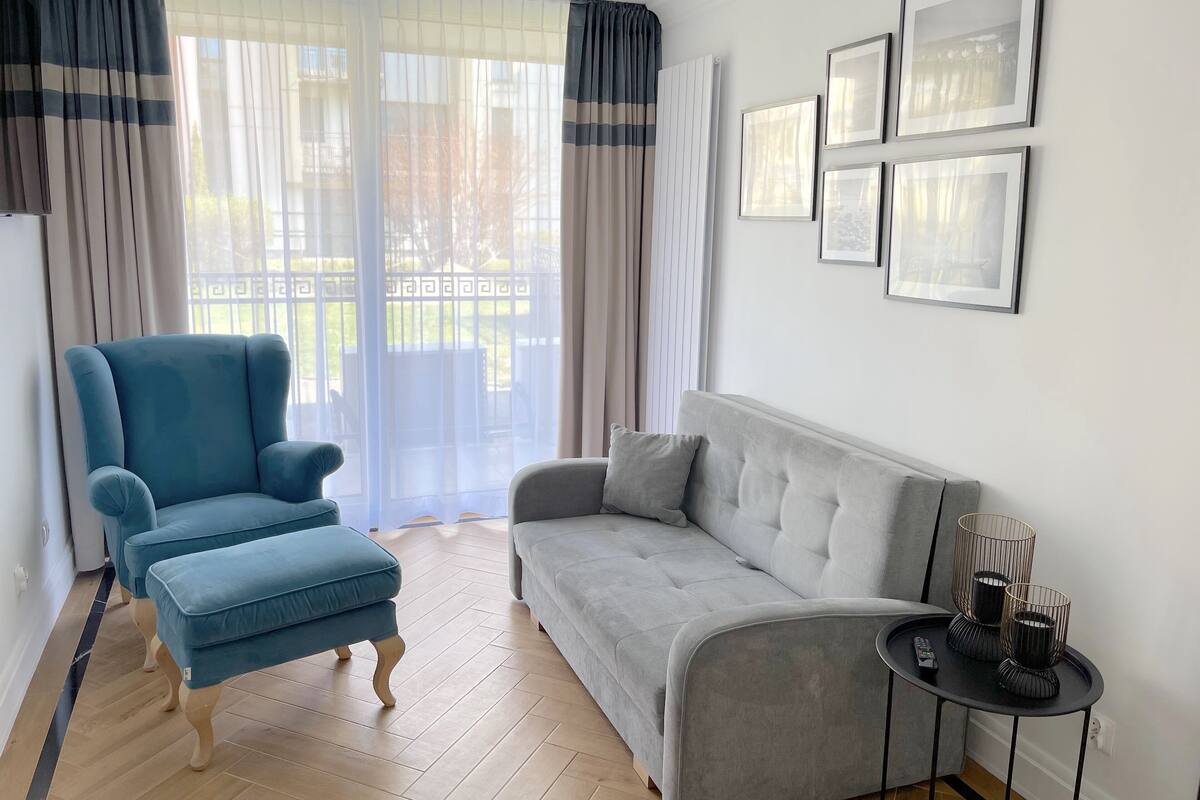 Suite estudio familiar, 1 cama matrimonial | Escritorio y espacio para trabajar con laptop