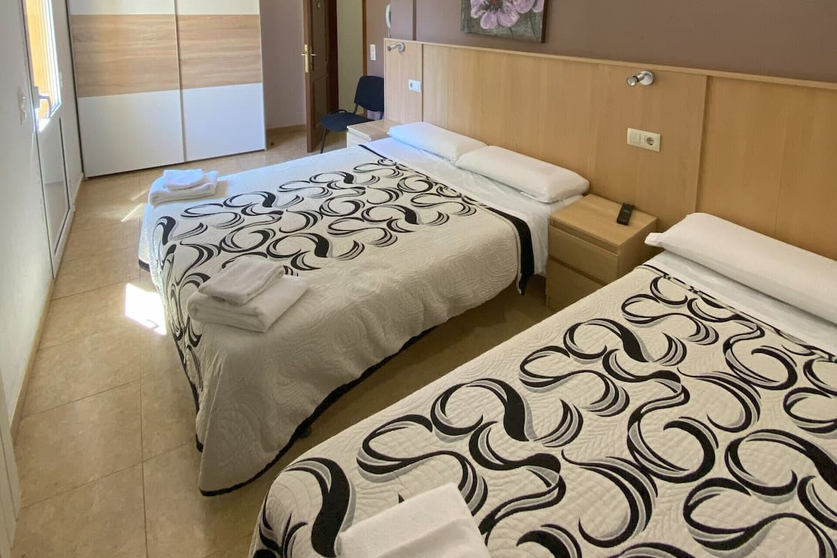 Family Room, 2 Bedrooms