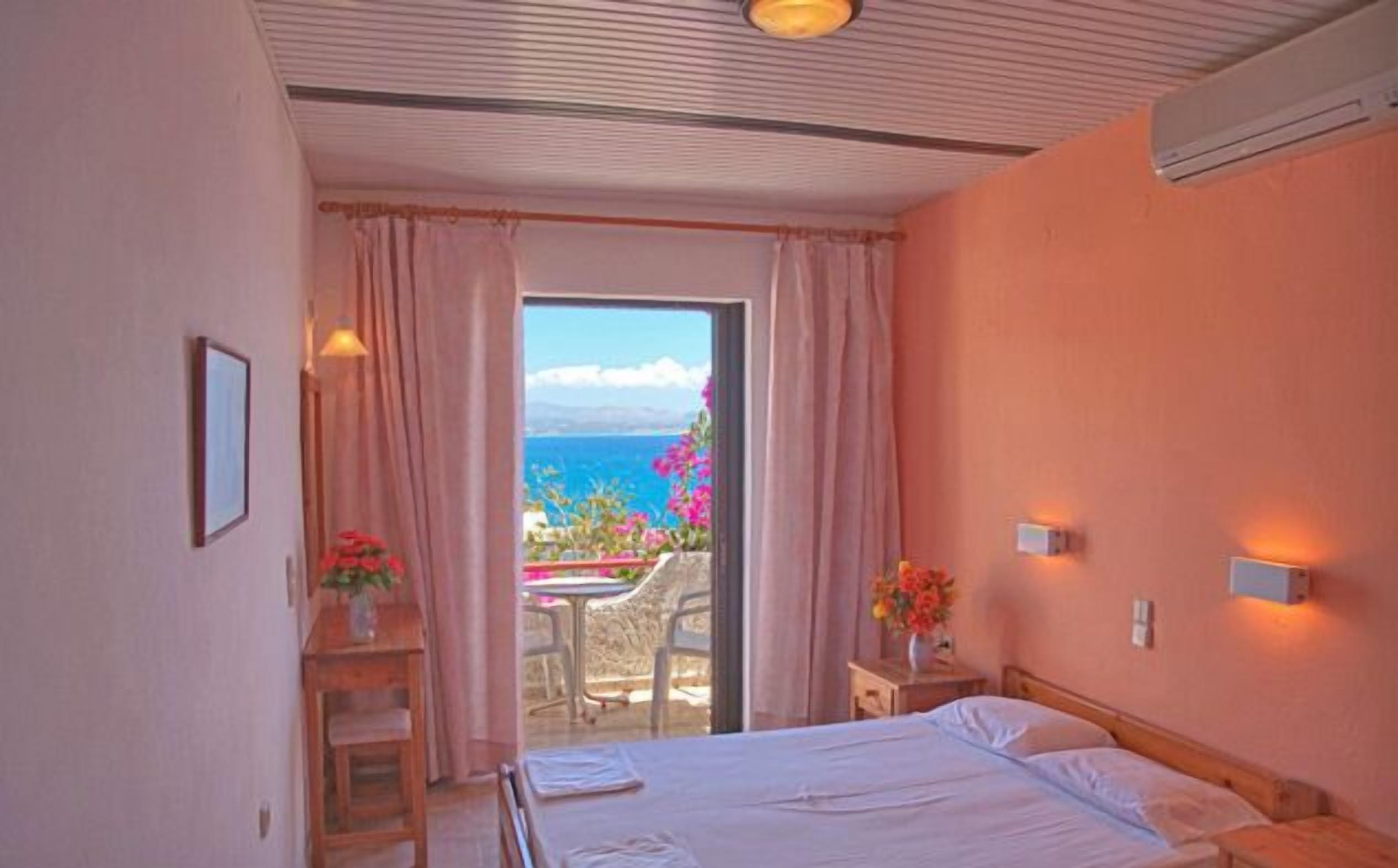 Tempur-Pedic beds, individually decorated, individually furnished