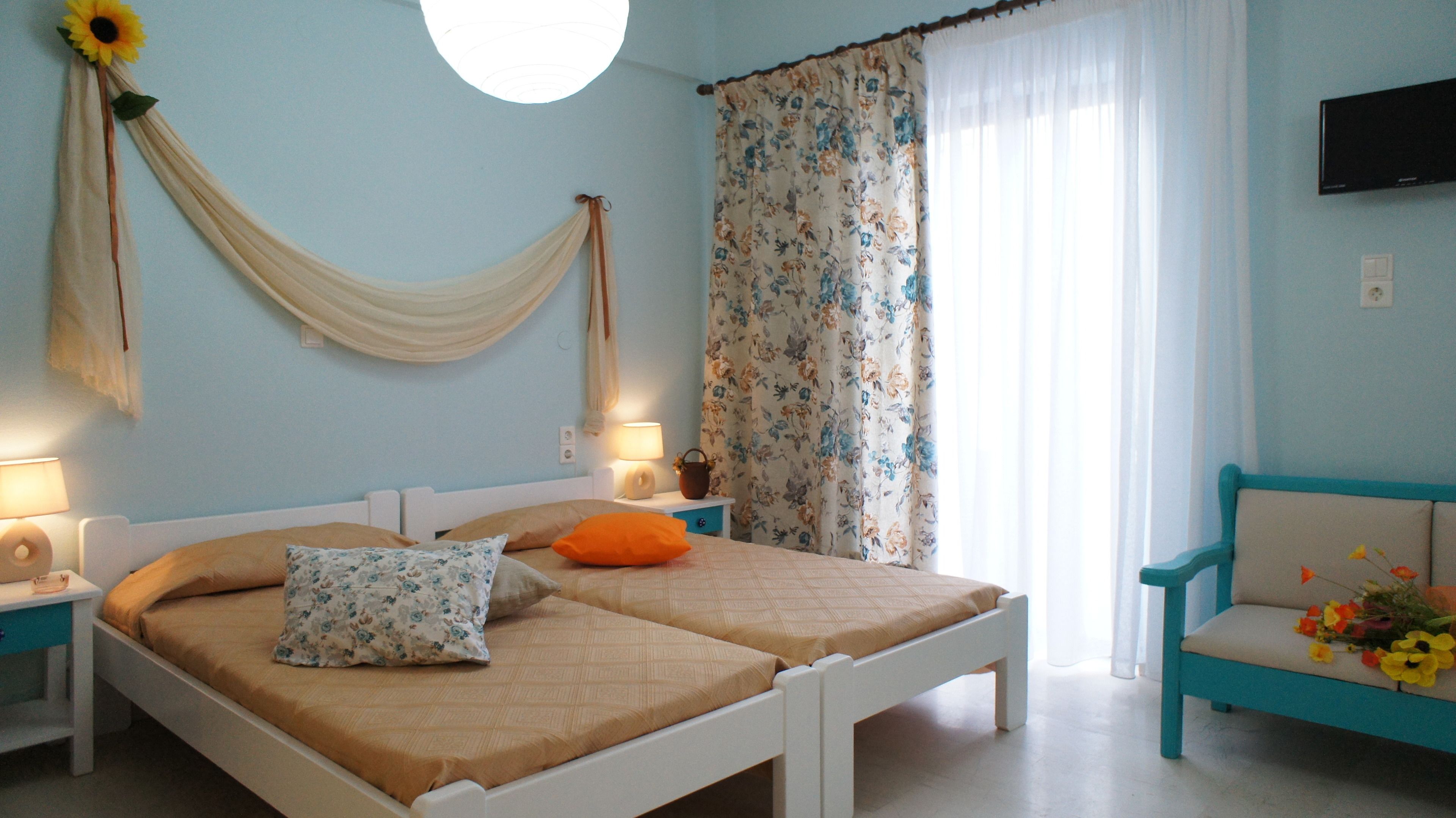 family room | tempur-pedic beds, individually decorated, individually furnished