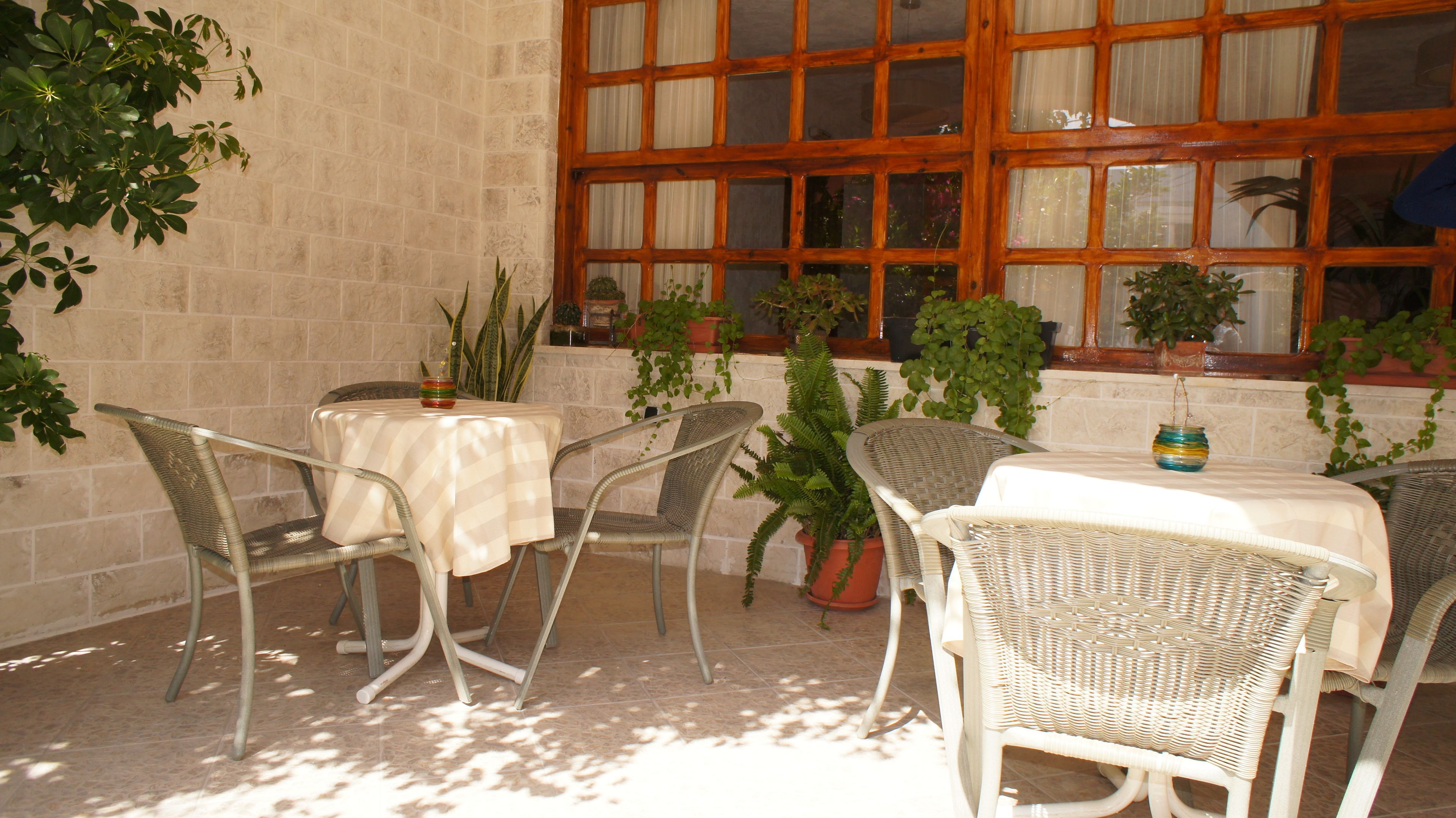 free daily cooked-to-order breakfast