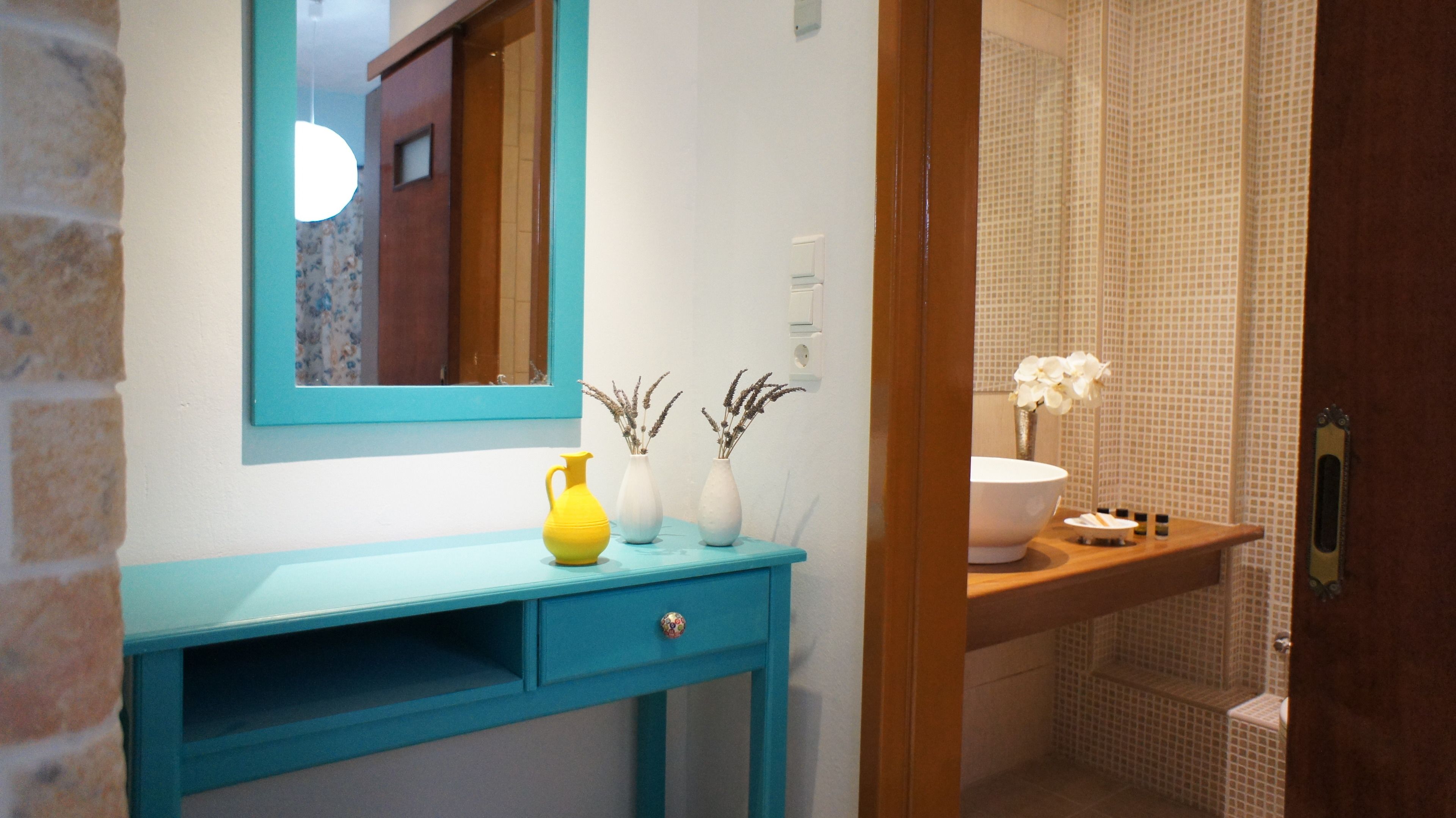 family room | bathroom | free toiletries, hair dryer, towels