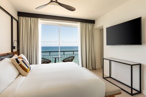 Suite, 1 King Bed, Balcony, Sea View | Premium bedding, down comforters, Select Comfort beds, minibar